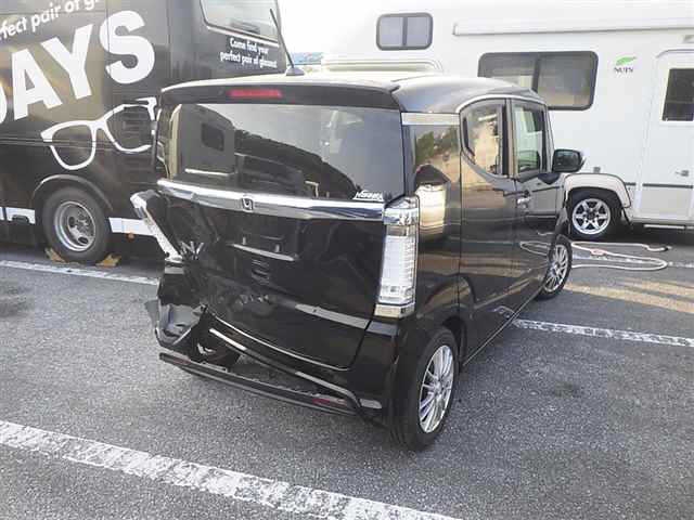 HONDA N-BOX SLASH