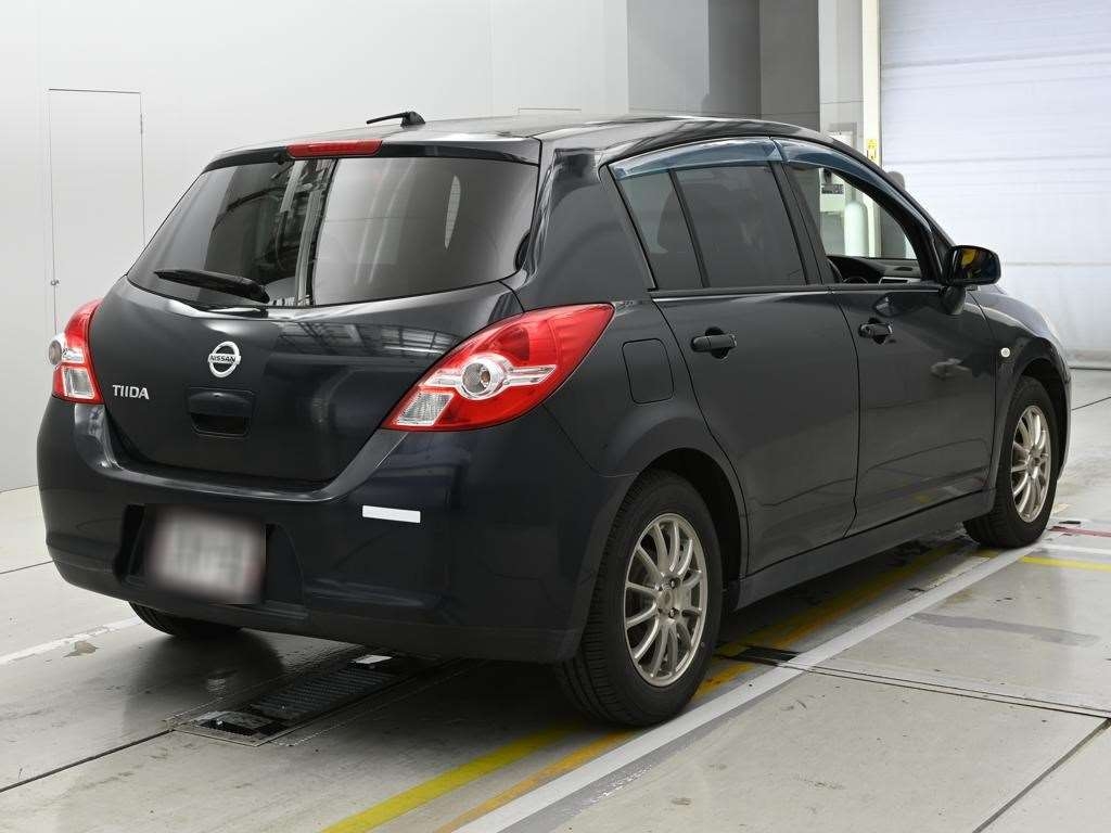 NISSAN TIIDA