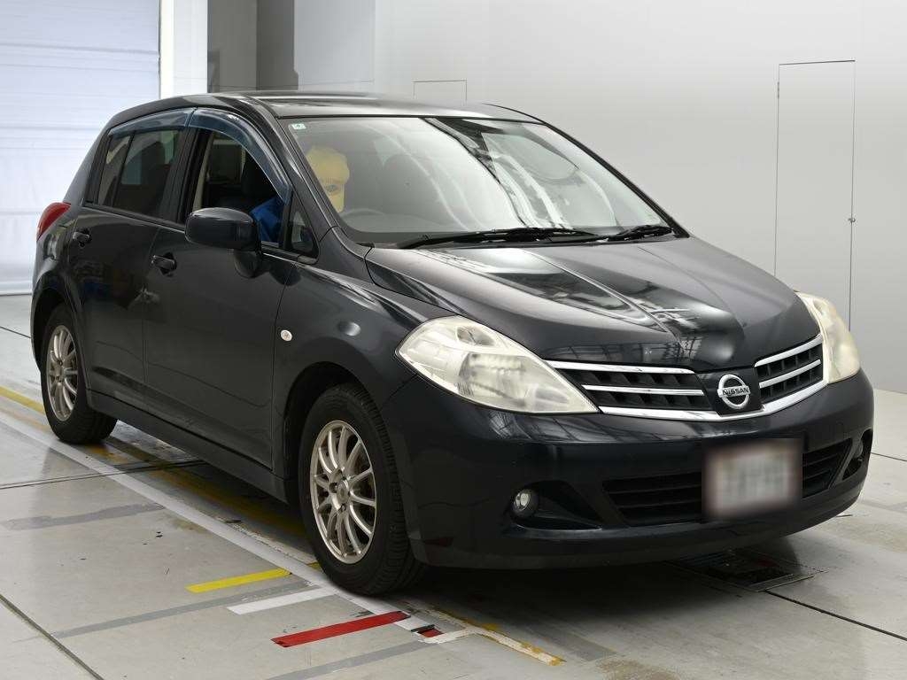 NISSAN TIIDA
