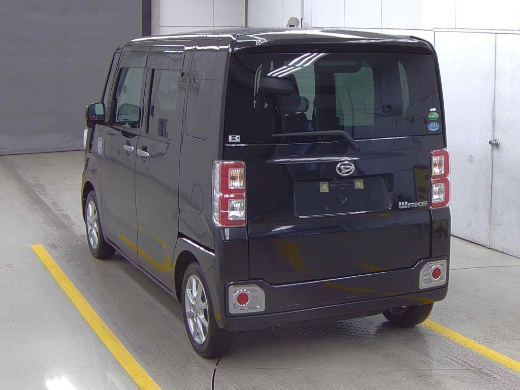 DAIHATSU WAKE