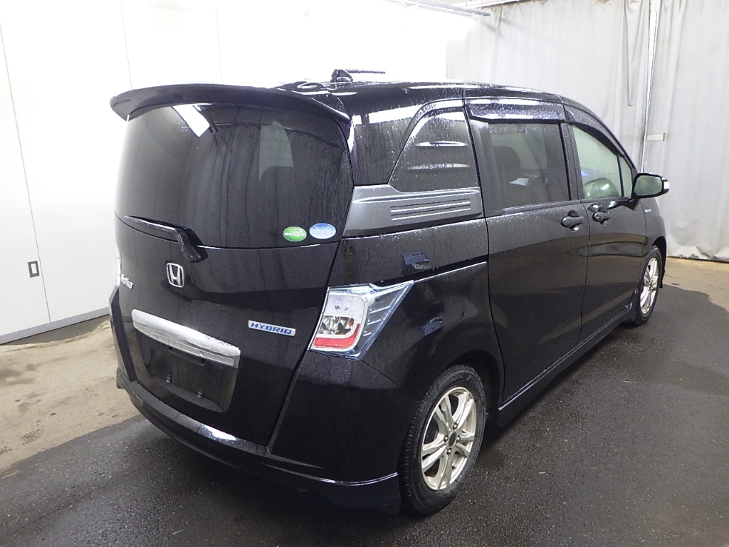 HONDA FREED SPIKE