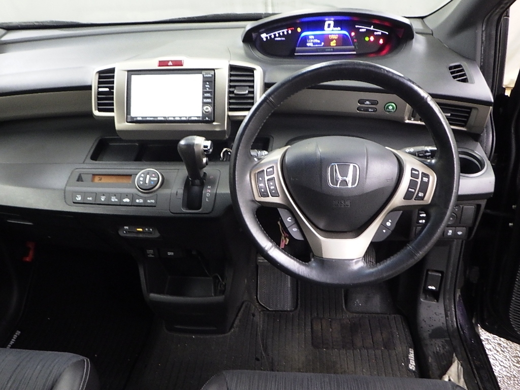 HONDA FREED SPIKE