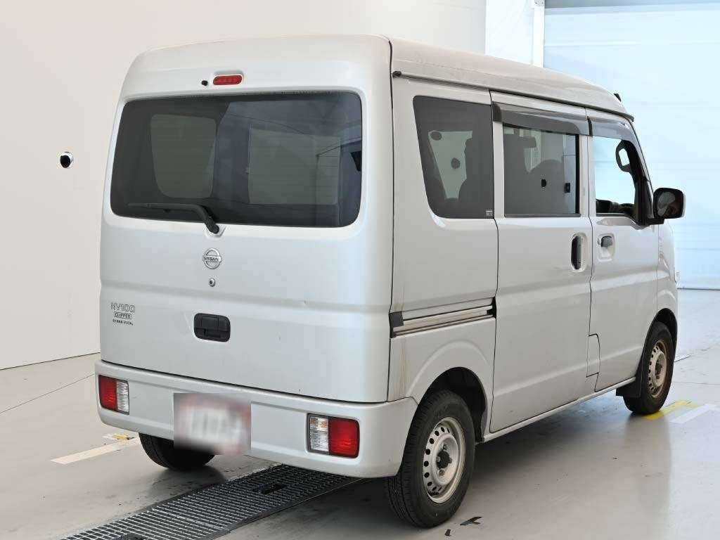 NISSAN NV100 CLIPPER
