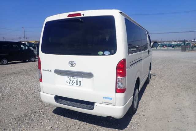TOYOTA REGIUS ACE