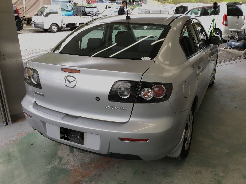 MAZDA AXELA