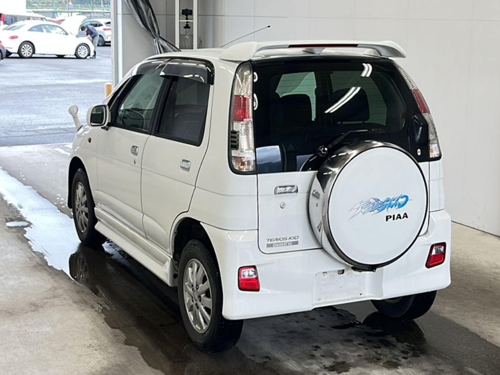 DAIHATSU TERIOS KID