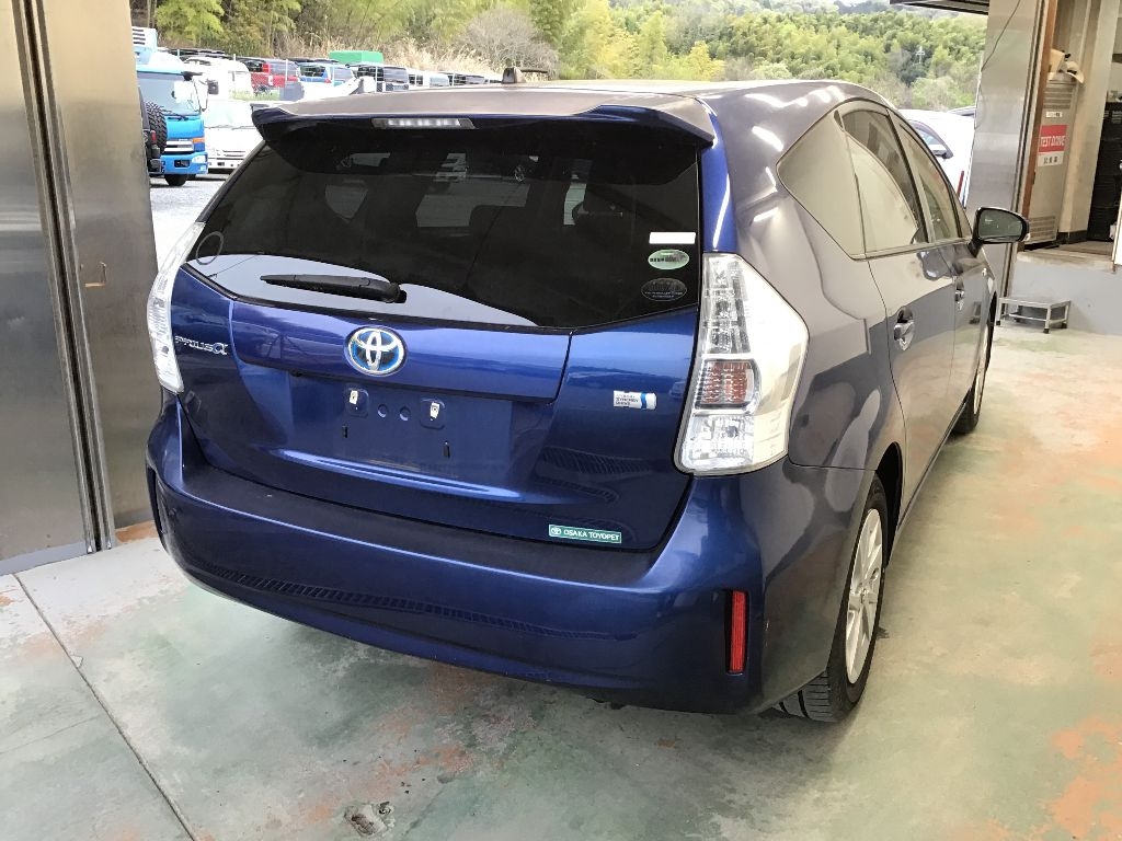 TOYOTA PRIUS ALPHA