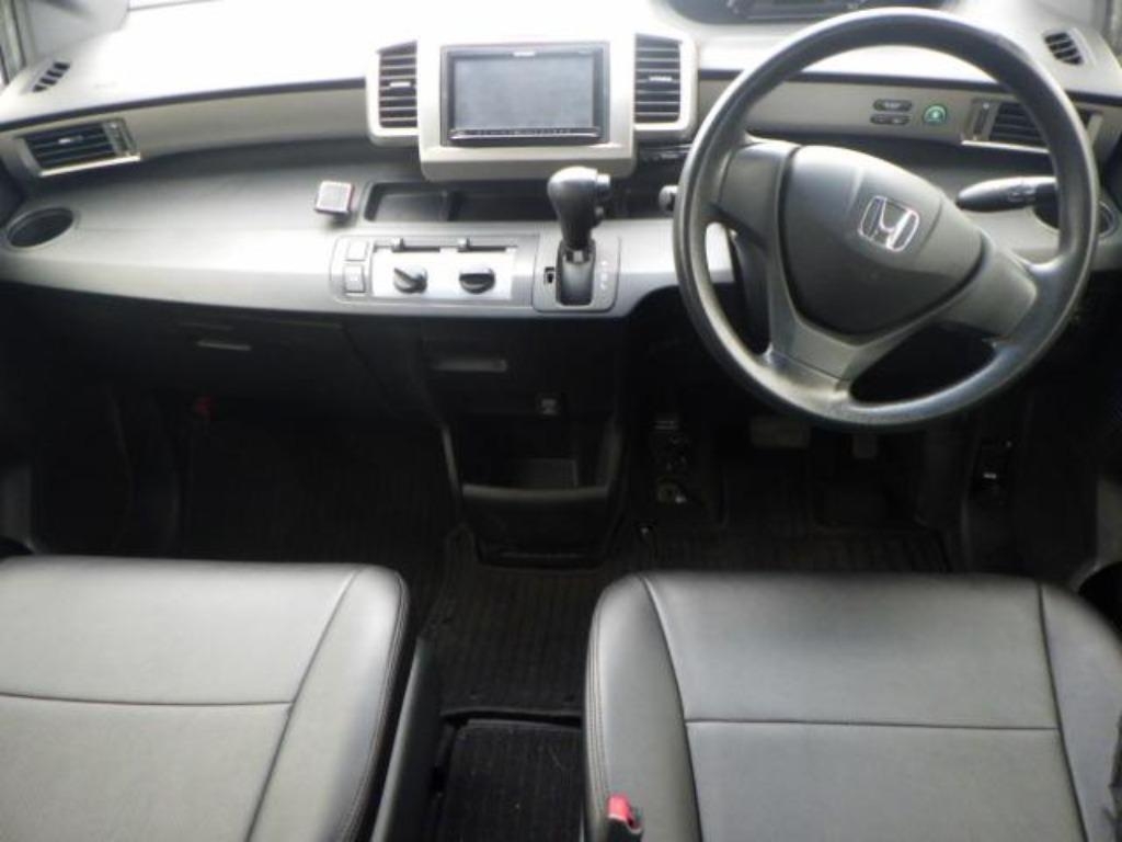 HONDA FREED SPIKE