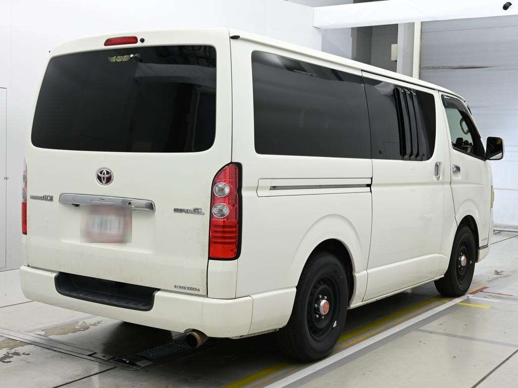 TOYOTA REGIUS ACE