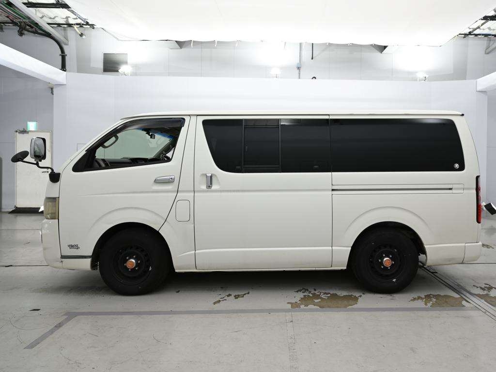 TOYOTA REGIUS ACE
