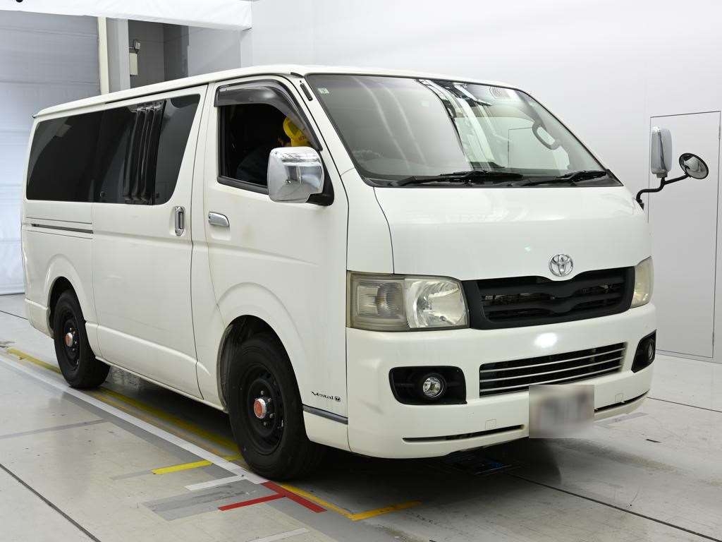 TOYOTA REGIUS ACE