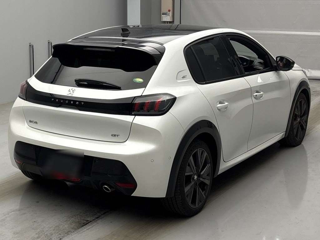 PEUGEOT 208
