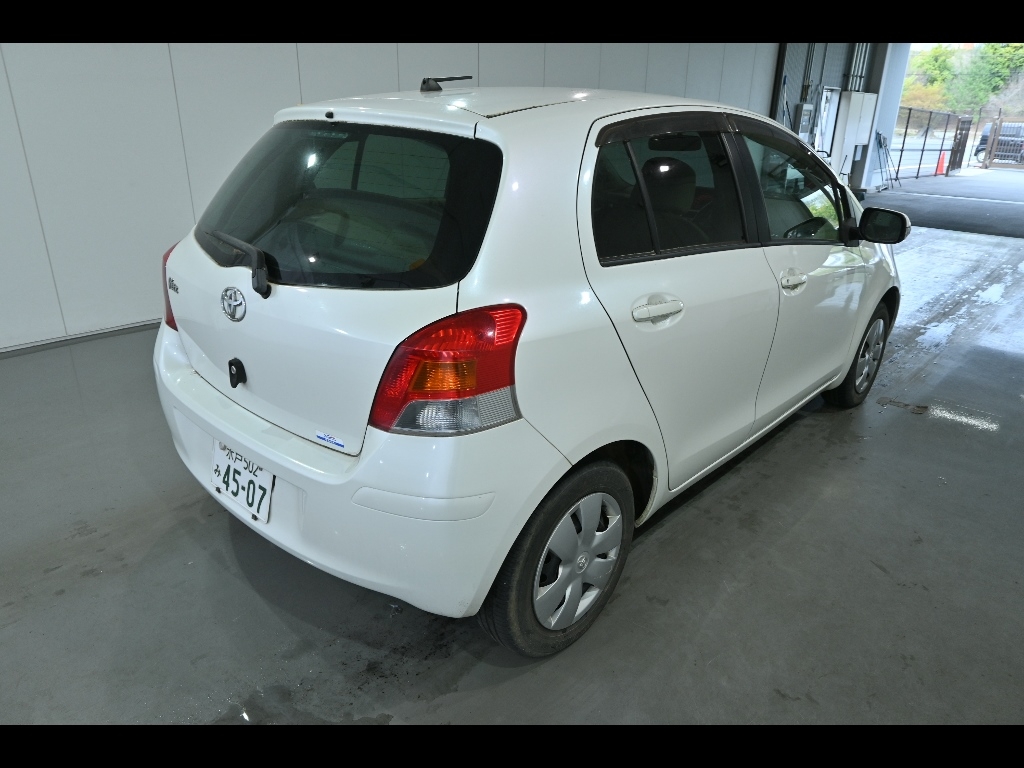 TOYOTA VITZ