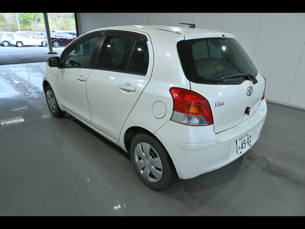 TOYOTA VITZ