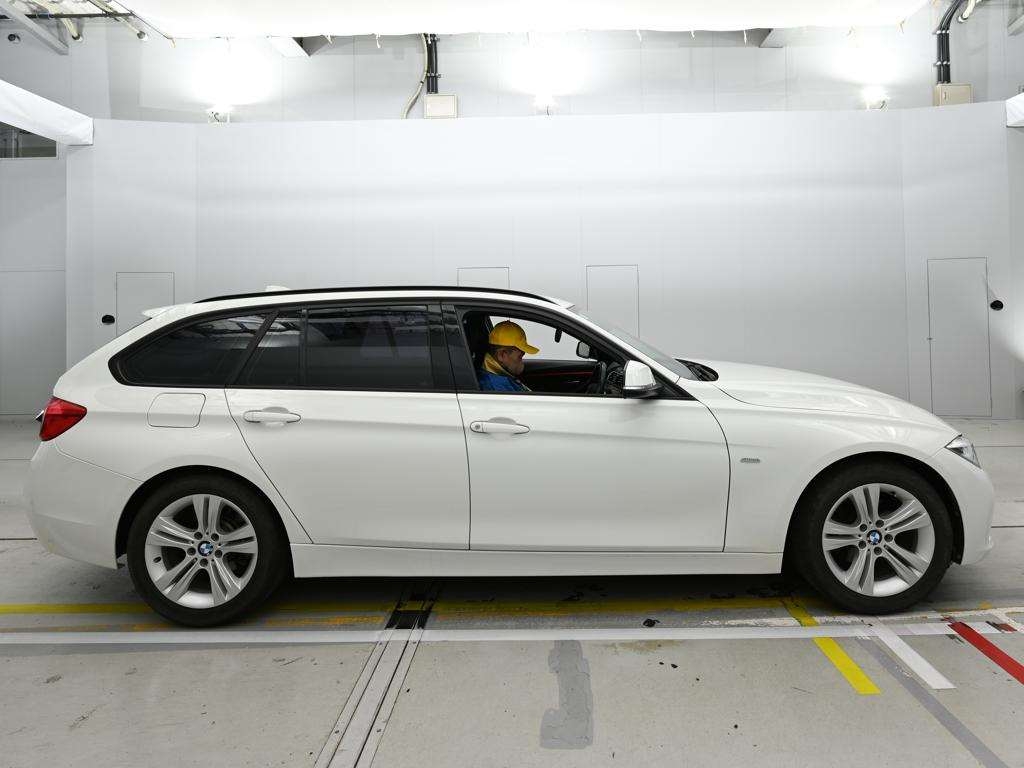 BMW 3-SERIES