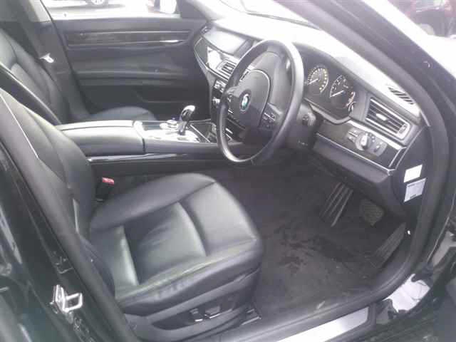 BMW 7-SERIES