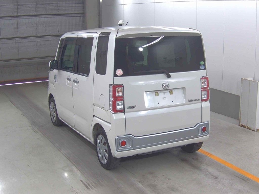 DAIHATSU WAKE