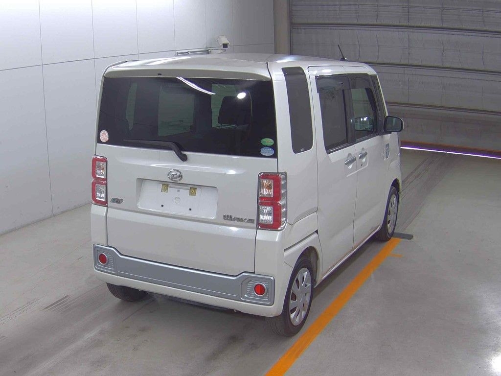 DAIHATSU WAKE