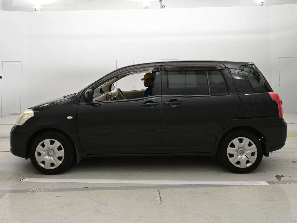 TOYOTA RAUM