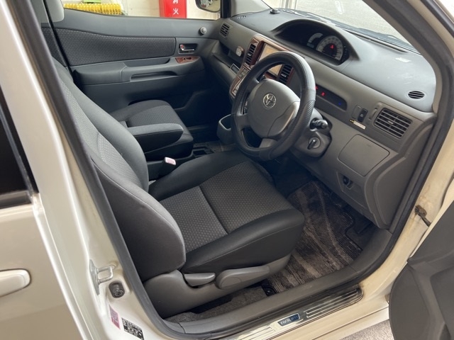 TOYOTA RAUM