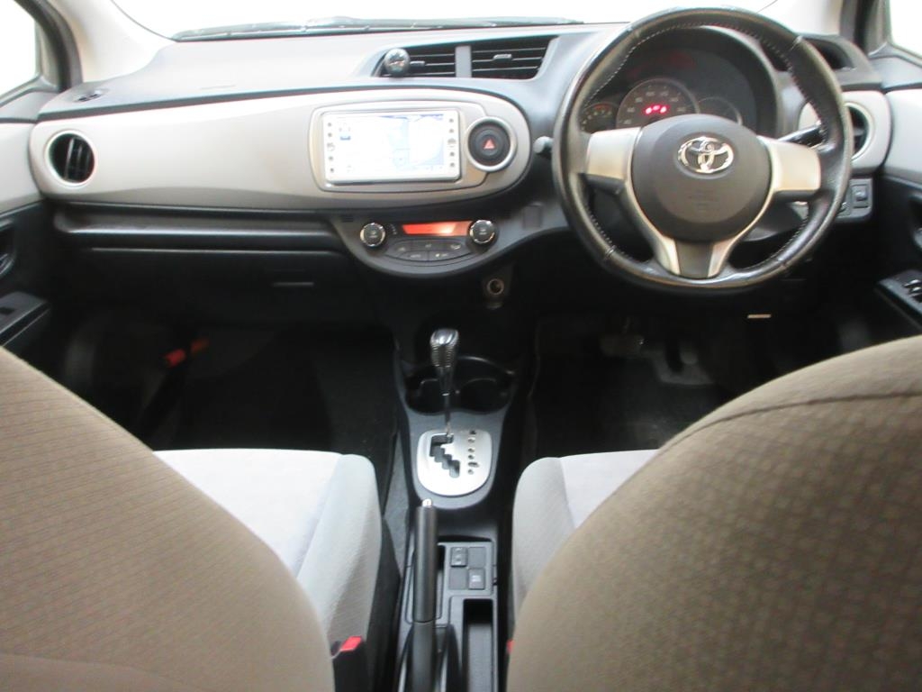 TOYOTA VITZ