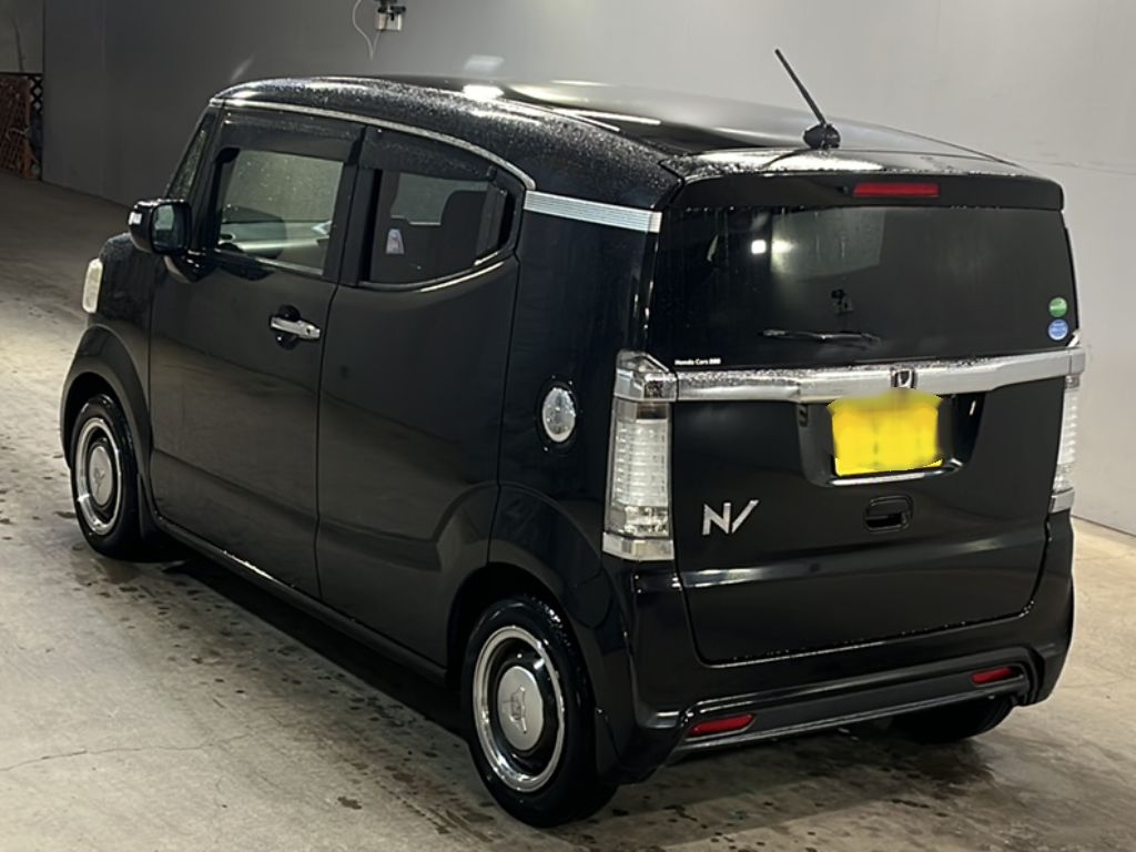 HONDA N-BOX SLASH
