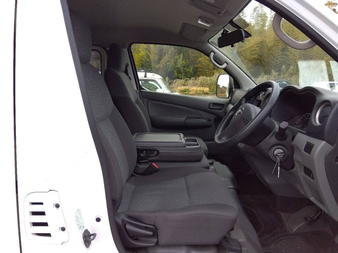 NISSAN NV350 CARAVAN
