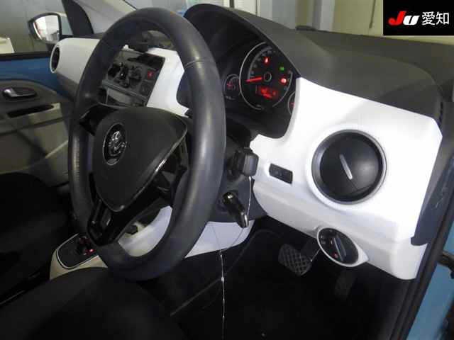 VOLKSWAGEN UP!