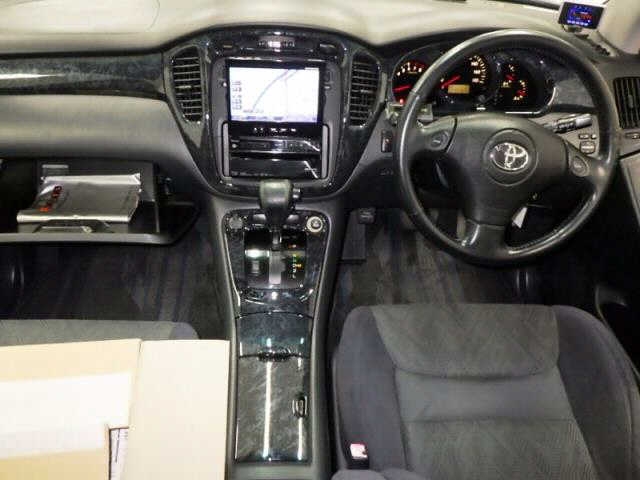 TOYOTA KLUGER V