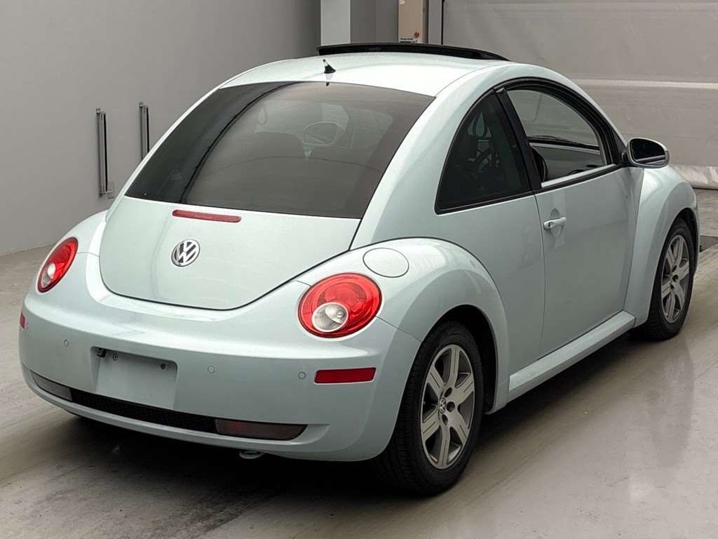 VOLKSWAGEN BEETLE
