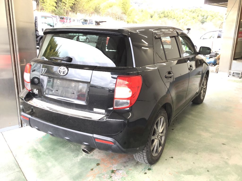 TOYOTA IST