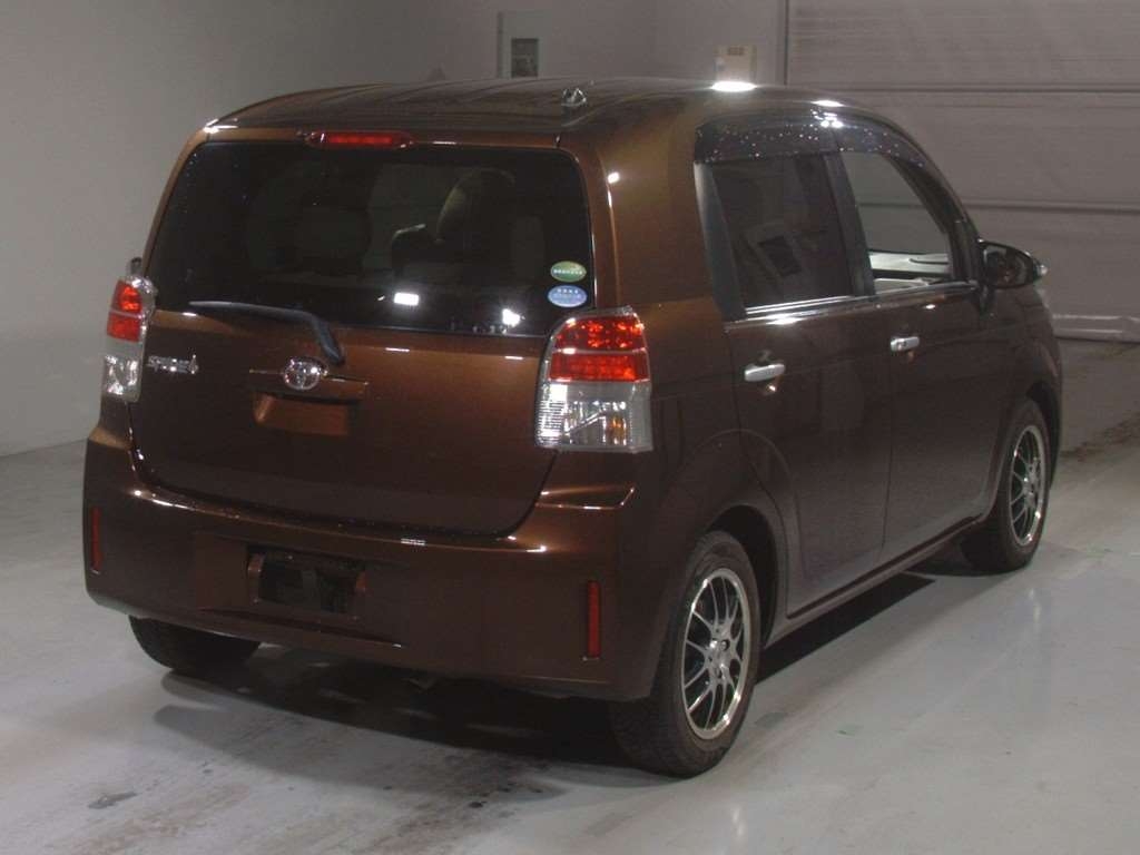 TOYOTA SPADE