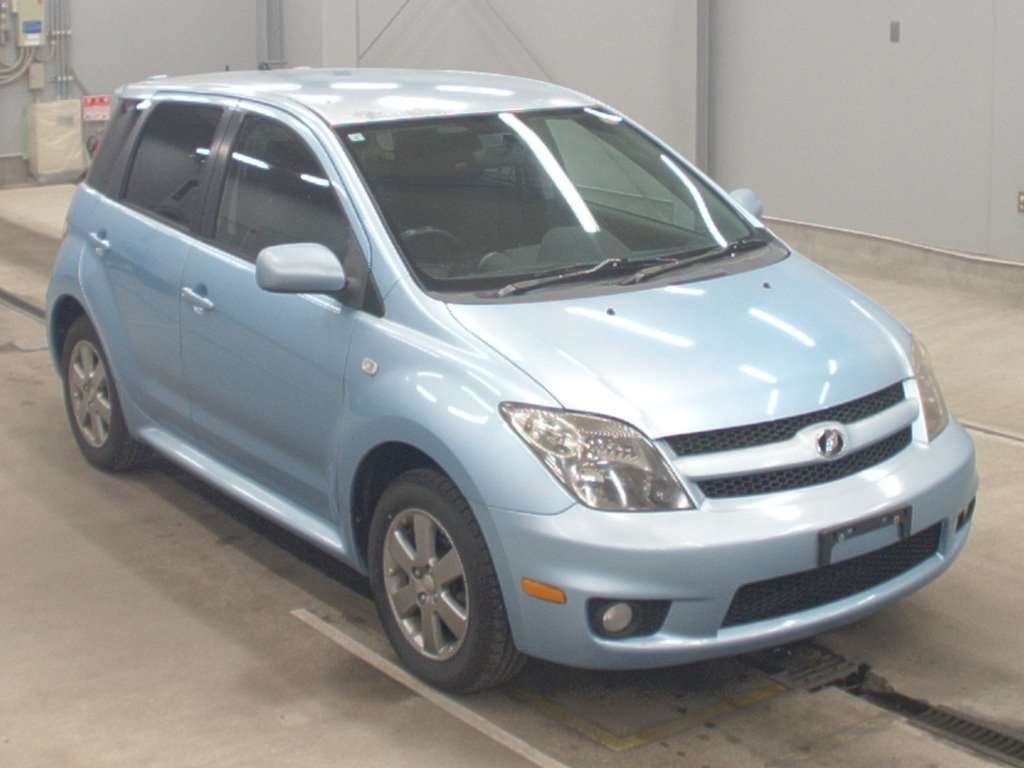 TOYOTA IST