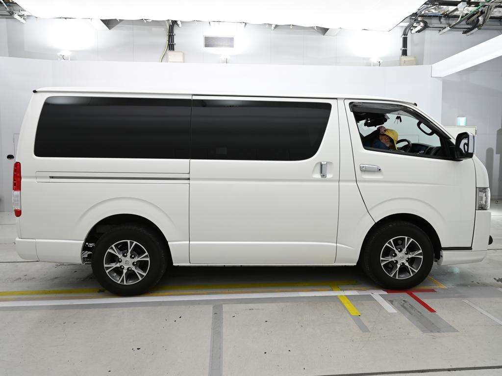 TOYOTA REGIUS ACE