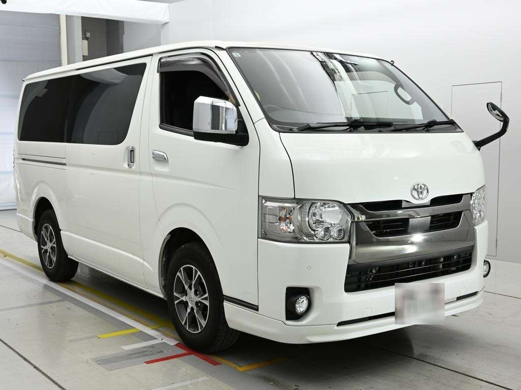 TOYOTA REGIUS ACE