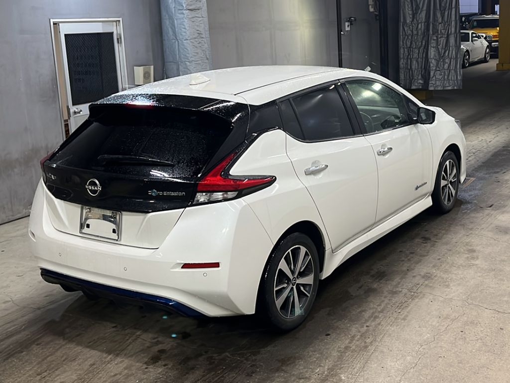 NISSAN LEAF