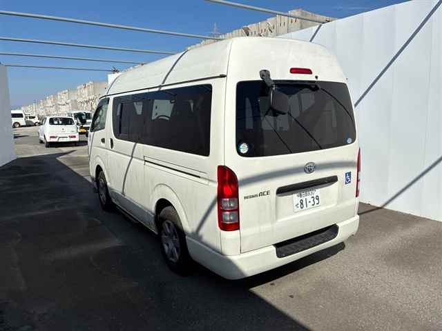 TOYOTA REGIUS ACE