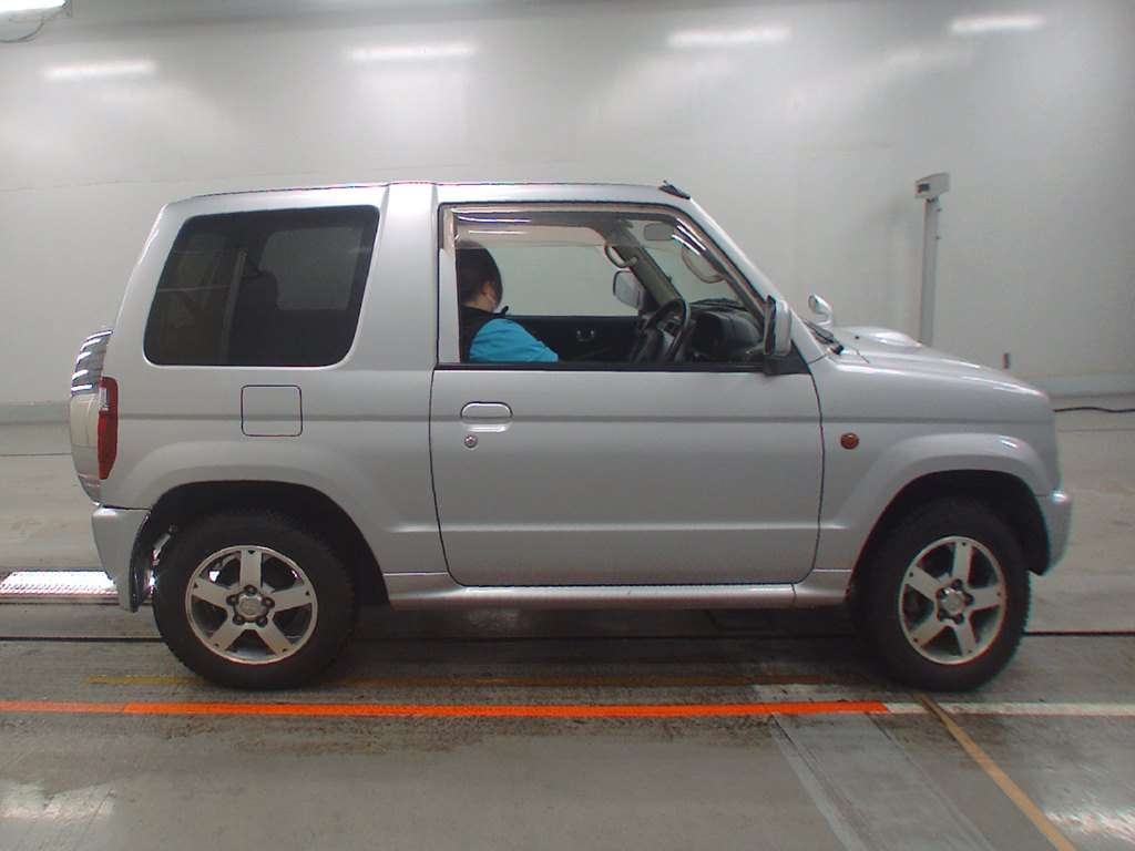 MITSUBISHI PAJERO MINI