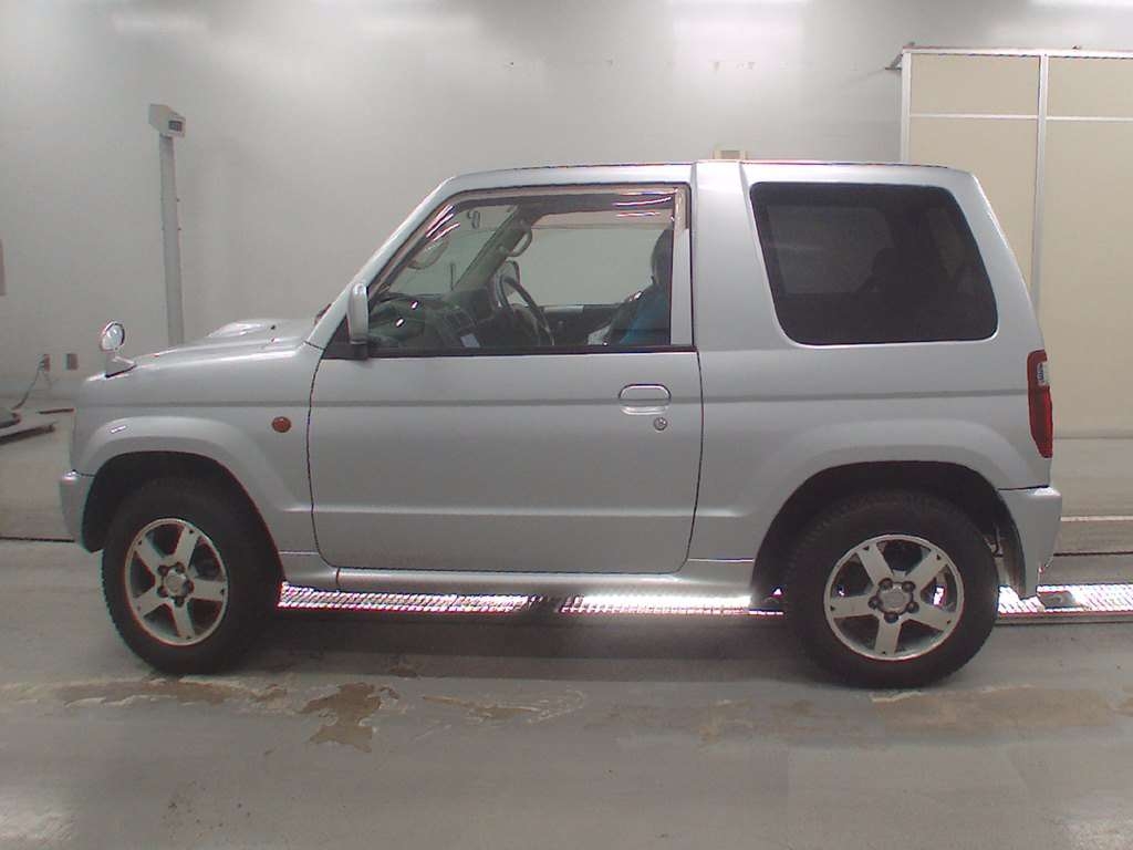 MITSUBISHI PAJERO MINI