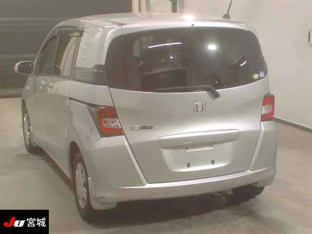 HONDA FREED SPIKE