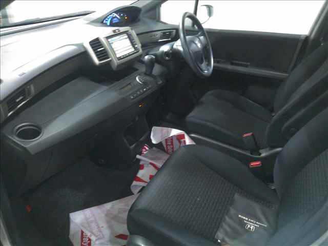 HONDA FREED SPIKE