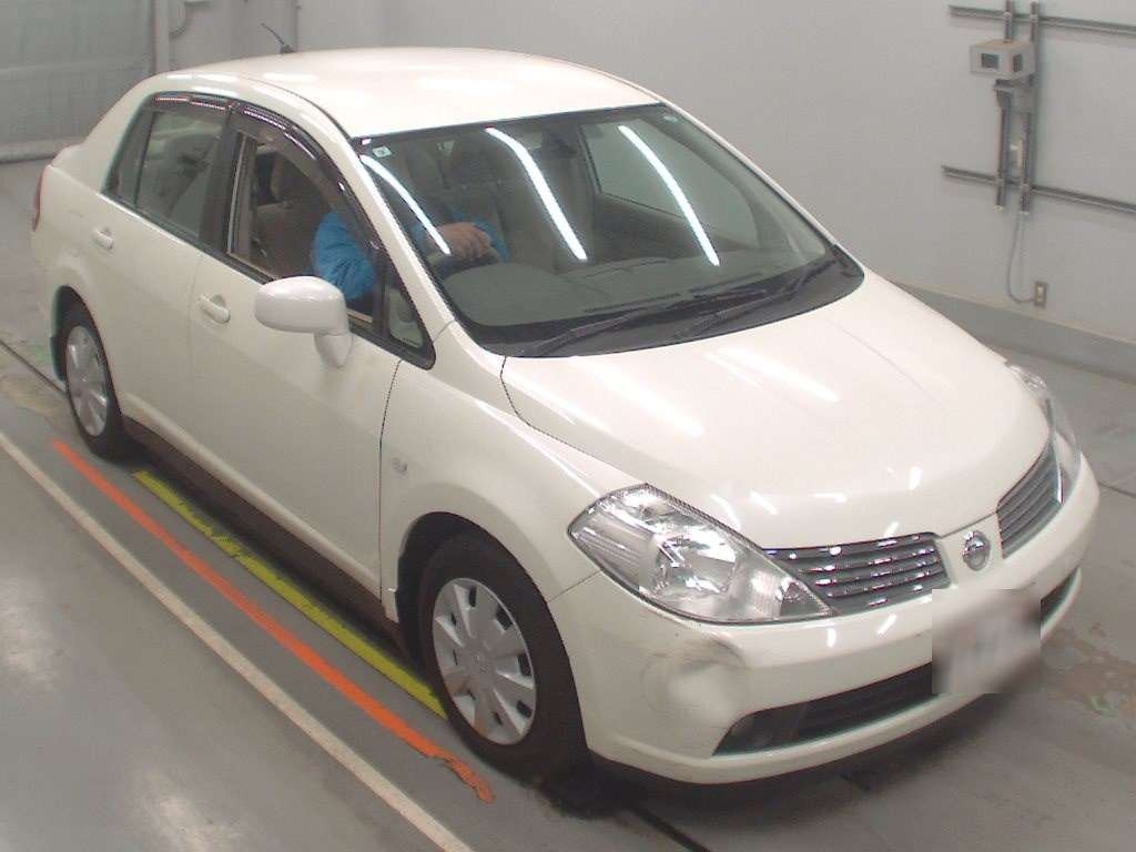 NISSAN TIIDA LATIO