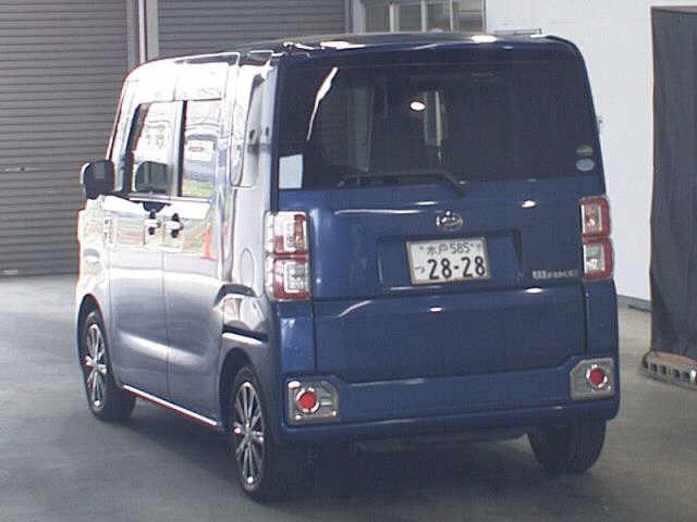 DAIHATSU WAKE