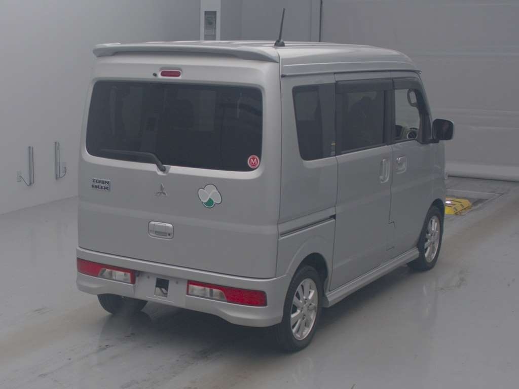 MITSUBISHI TOWN BOX