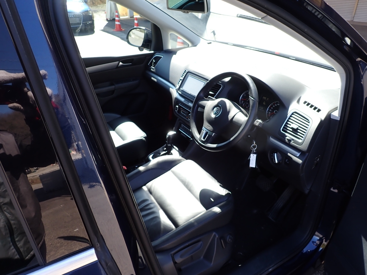 VOLKSWAGEN SHARAN