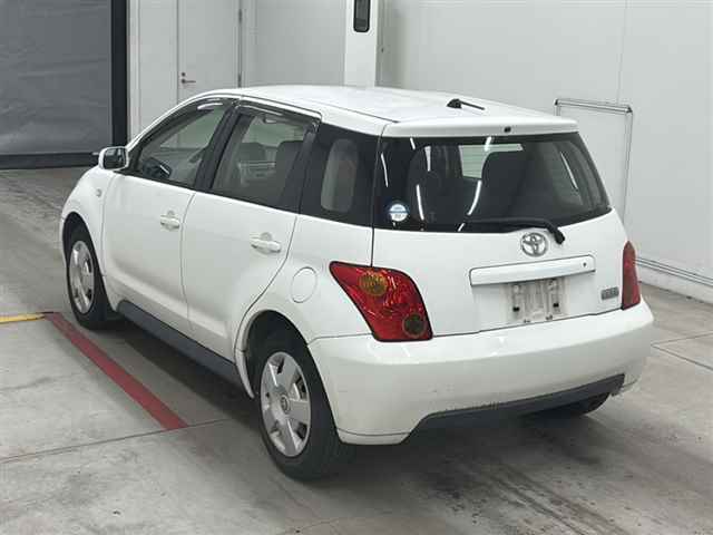 TOYOTA IST