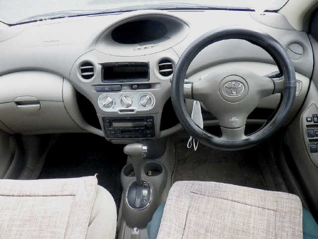TOYOTA PLATZ