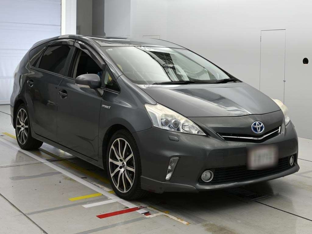 TOYOTA PRIUS ALPHA