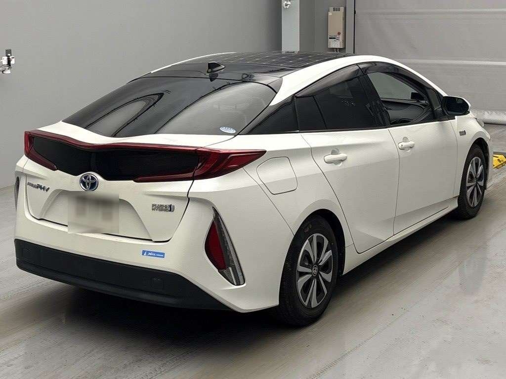 TOYOTA PRIUS PHV