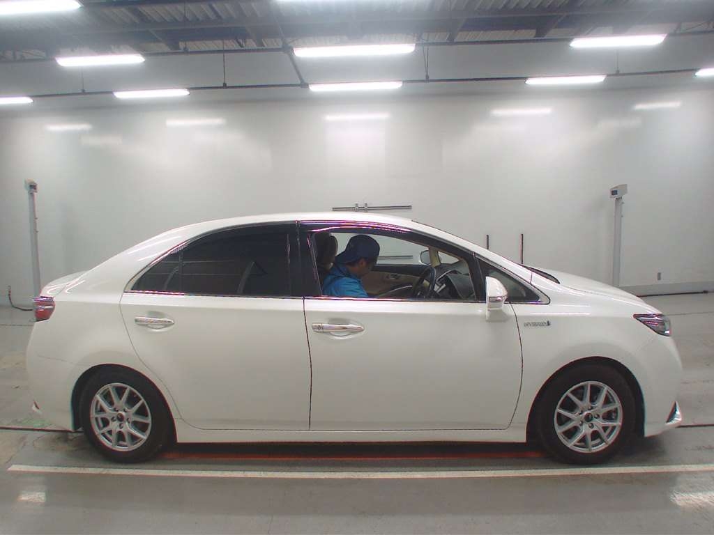 TOYOTA SAI